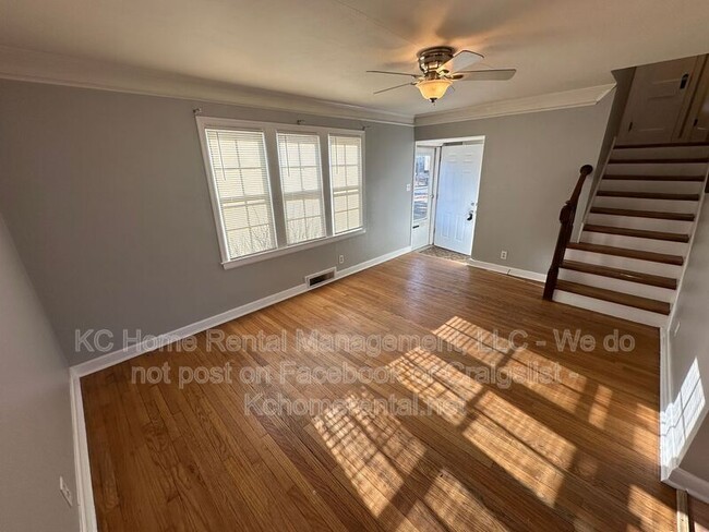 Building Photo - 4418 Sunrise Dr