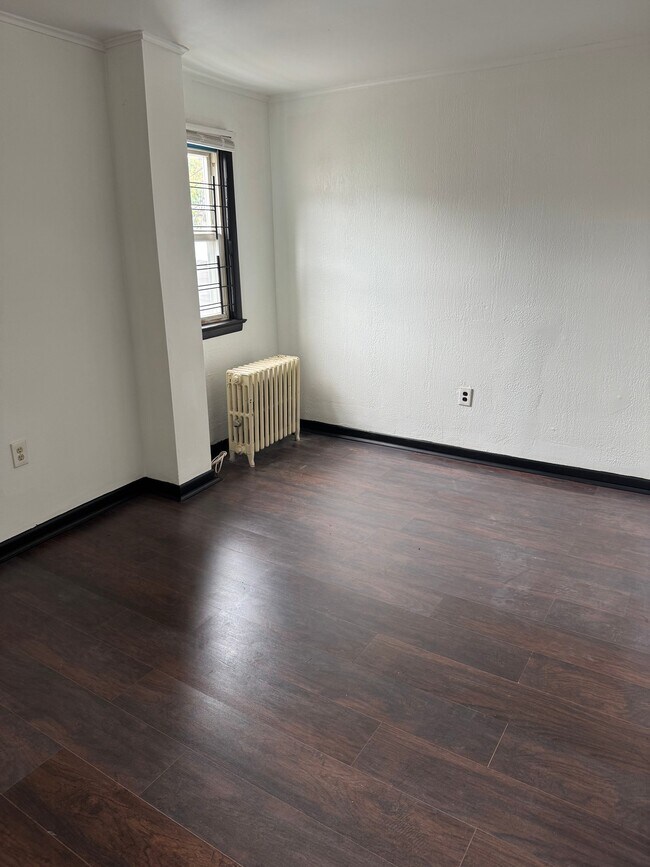 Building Photo - 55 Halsey St