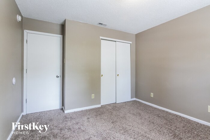 Building Photo - 1861 Southernwood Ln