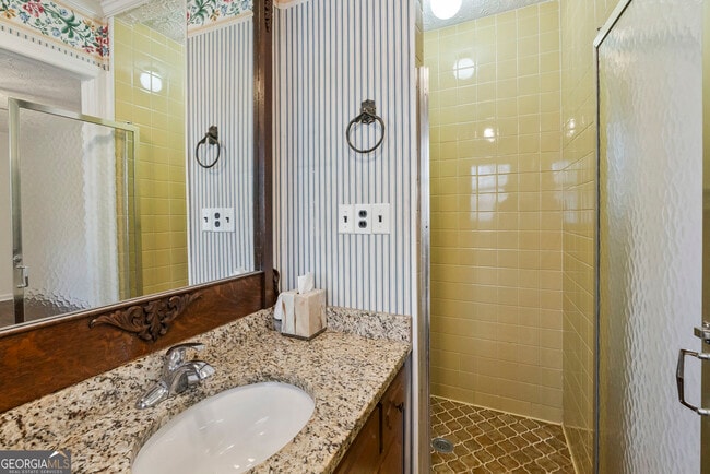 Building Photo - 4205 S Hurt Rd SW