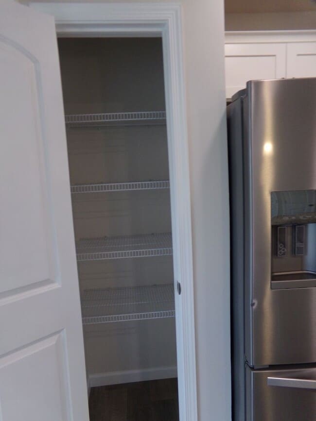 Building Photo - 3 bedroom, 2.5 Bathroom Townhouse in Gray's Pointe Neighborhood