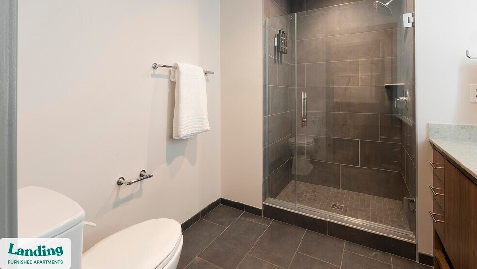 Building Photo - 350 Maple Dr SW