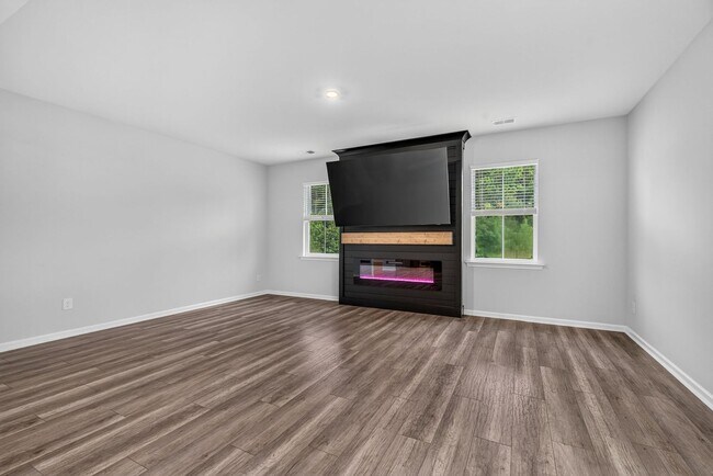 Building Photo - Modern Living in Summerville