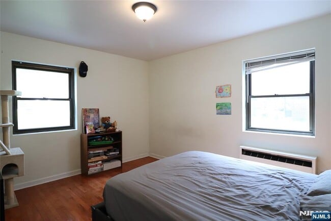 Building Photo - 3071 Edwin Ave