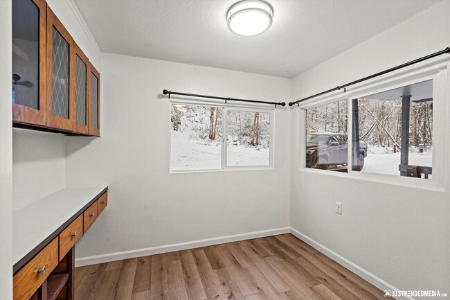 Building Photo - 20513 Scenic Dr