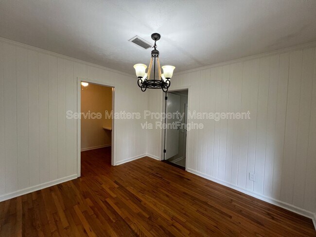 Building Photo - 3543 Bayou Blvd