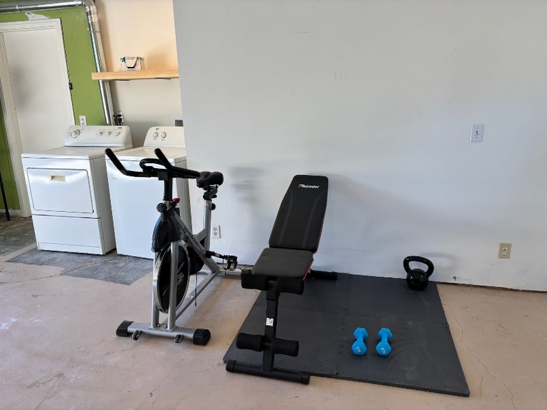 Building Photo - 1095 Calle Jazmin