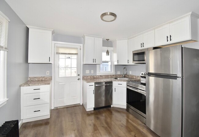 Building Photo - 153 Bosworth St