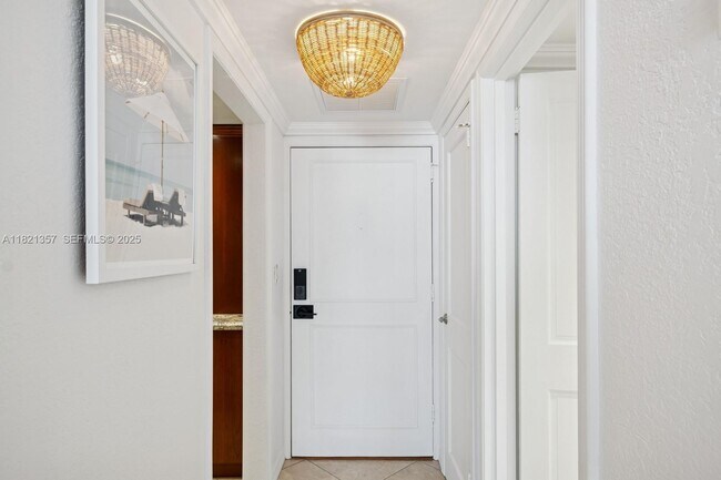 Building Photo - 2899 Collins Ave