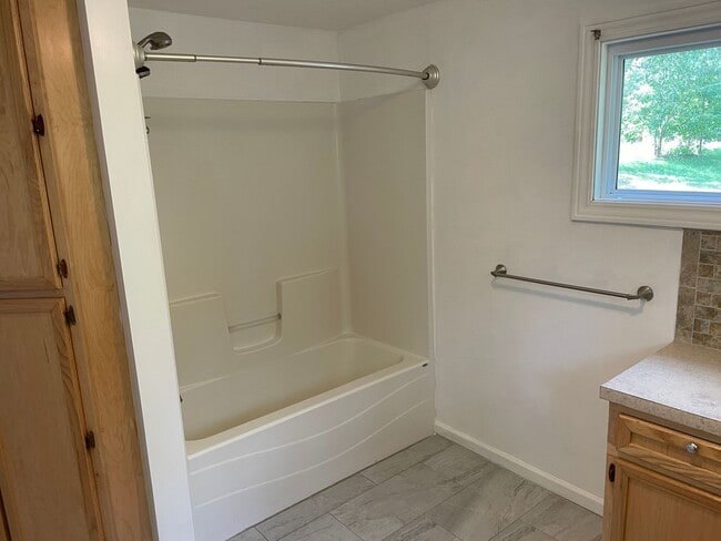 Building Photo - Charming 3-Bedroom Ranch Home in Comstock Park