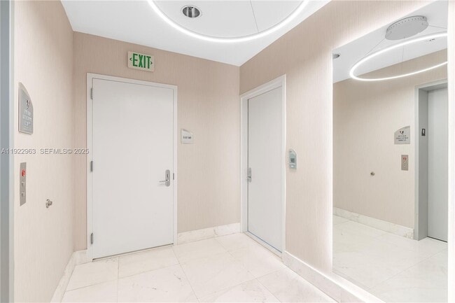 Building Photo - 17121 Collins Ave