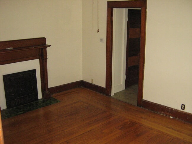 Building Photo - 121 Sedgwick St