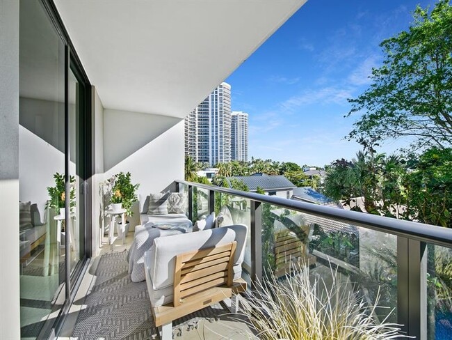 Building Photo - 3040 N Ocean Blvd