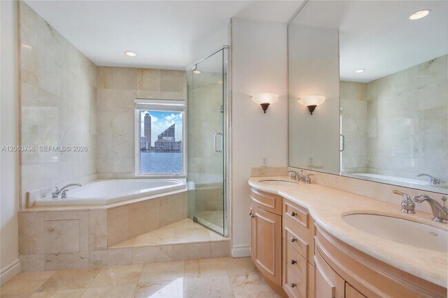 Building Photo - 3972 NE 171 St