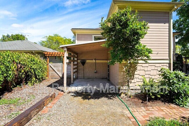 Building Photo - 2185 Trade St SE