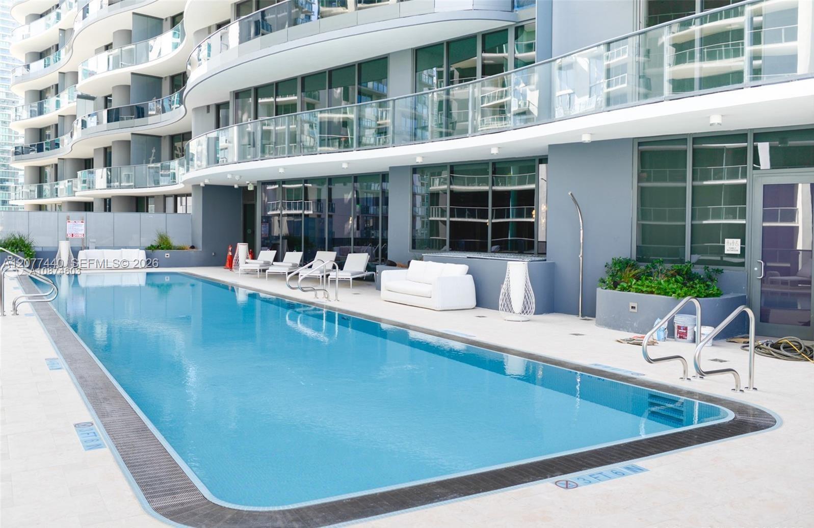 Building Photo - 1000 Brickell Plz