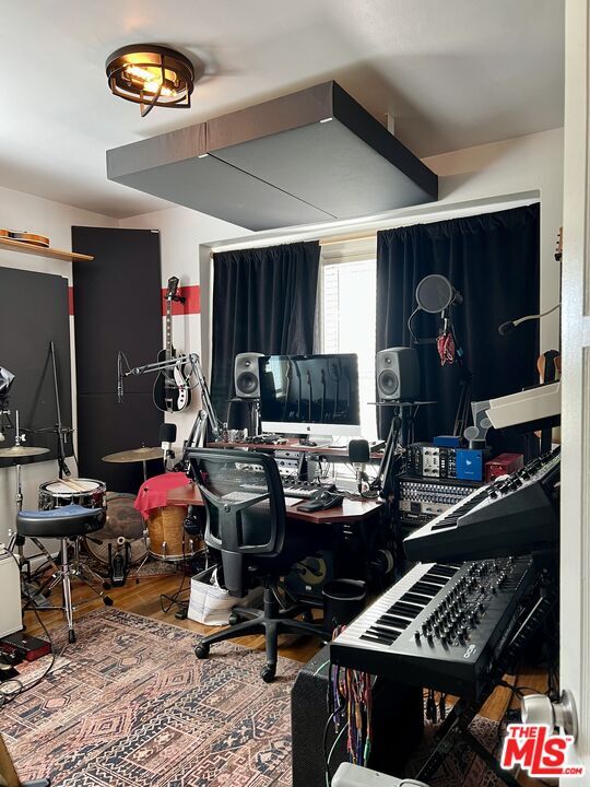 Building Photo - 8404 Newlin Ave