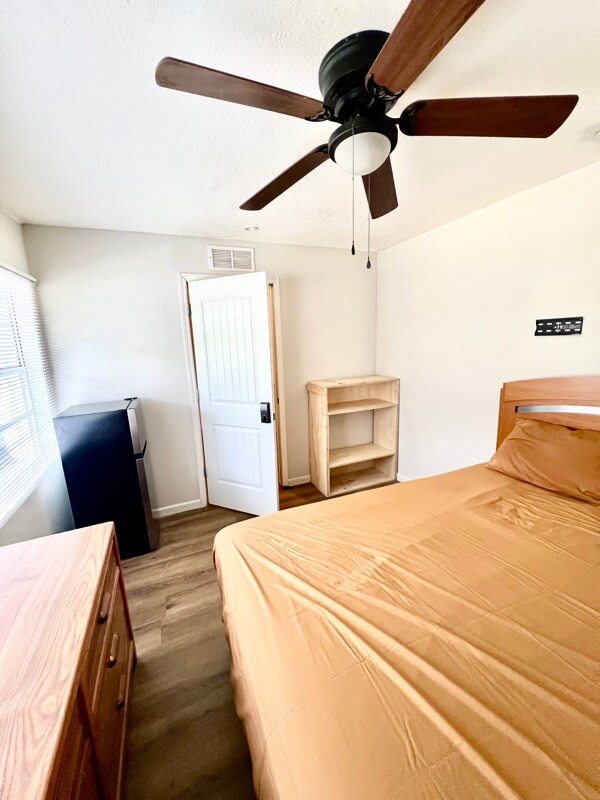 Building Photo - 12116 Lamont Dr