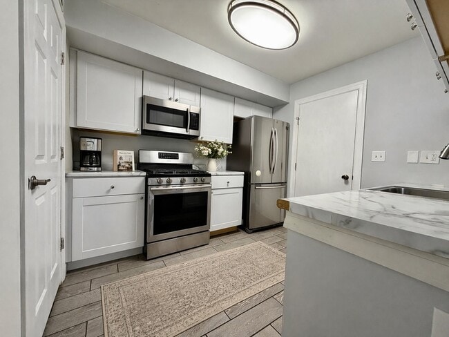 Building Photo - 345 N Gregory St