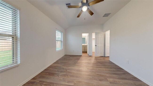 Building Photo - 1206 Silver Fir Ct