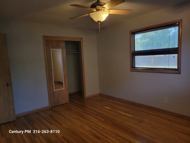 Building Photo - 2440 N Clarence Ave
