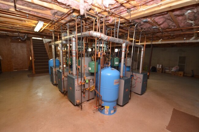 Building Photo - 99 W Wyoming Ave