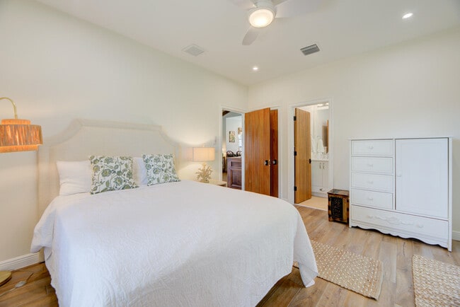 Building Photo - 110 Marine Way