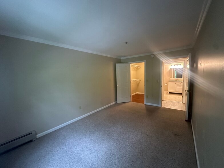 Bedroom 1 empty - 380 Hildred Dr