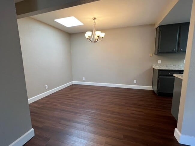 Building Photo - Charming 3 Bed 1 Bath Single Story Home