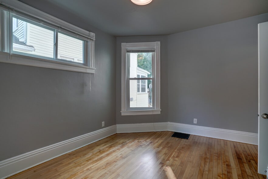 Building Photo - 538 W Wilson St