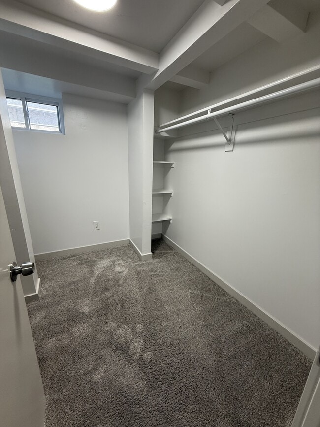 Building Photo - 1214 500 N