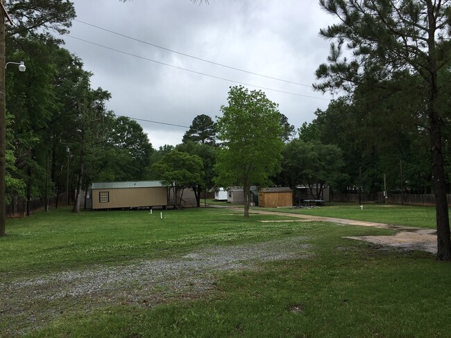 Building Photo - Furnished 1 Bedroom 1 Bath Cabin