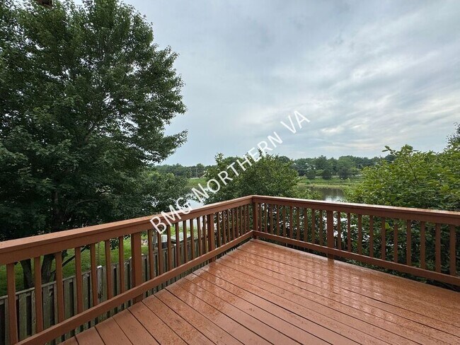 Building Photo - 10230 Magnolia Grove Dr