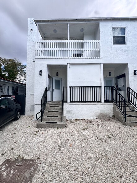 Building Photo - 4028 SW 11th St