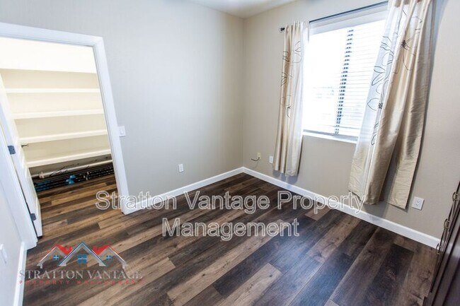Building Photo - 11680 E Sahuaro Dr