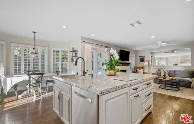 Building Photo - 26068 Charonne Ct
