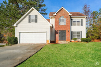 Building Photo - Elegant Living in Lithonia