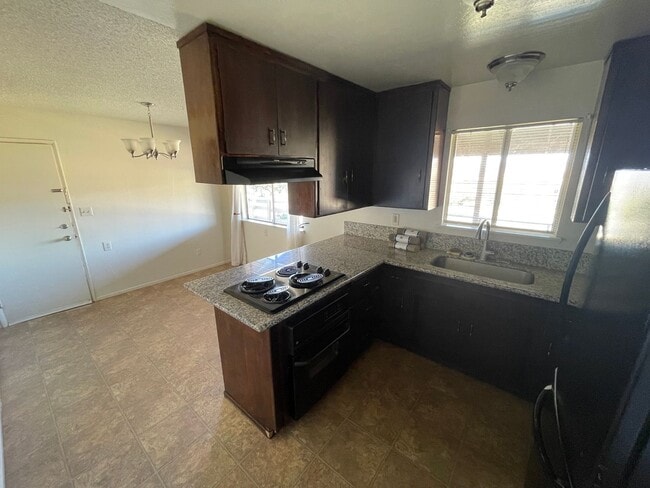 Building Photo - Oroville 4 bed 2 bath 3300sqft country hom...