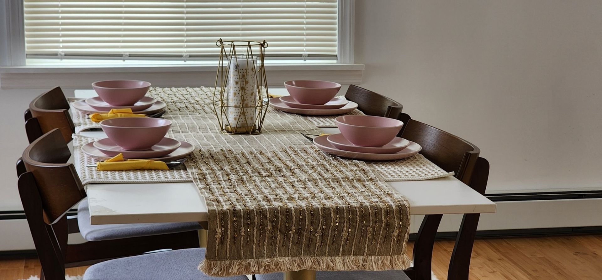 Building Photo - 150 E Walnut St