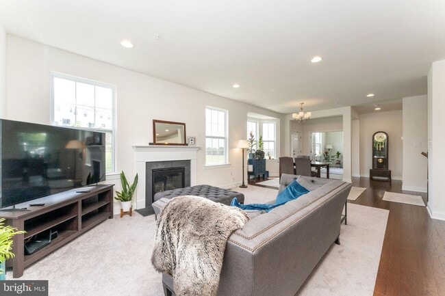 Building Photo - 148 Woodwinds Dr