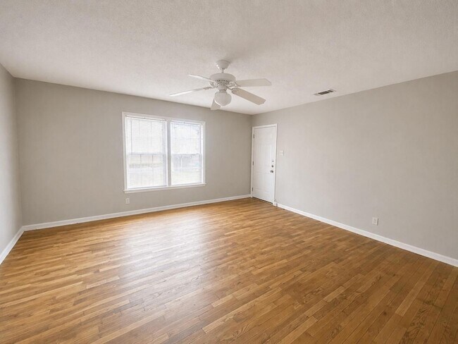 Building Photo - 5400 Harmon Ave