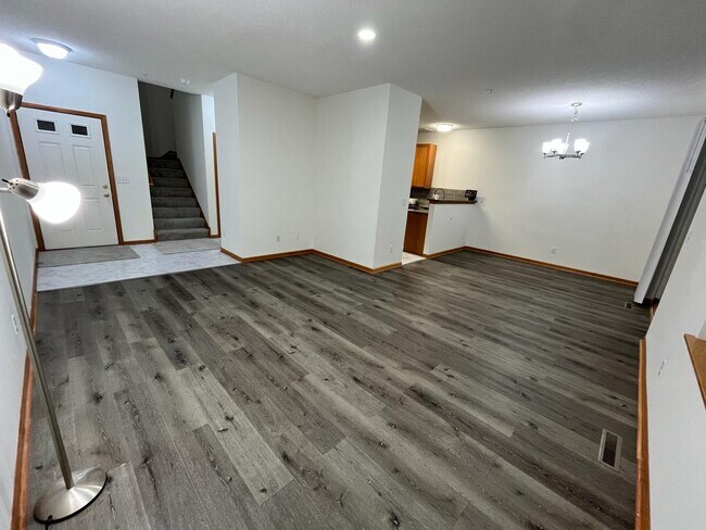 Building Photo - 5205 Holly Ln N