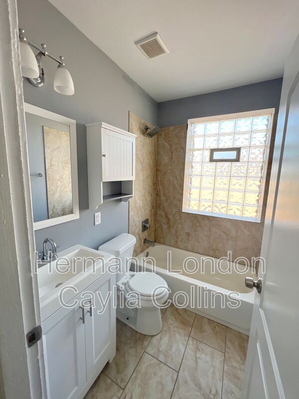Building Photo - 4413 Delor St