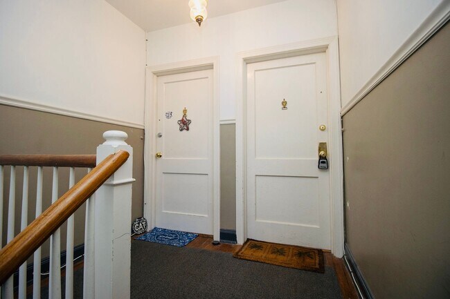 Building Photo - Bright & Modern Renovated 1-Bedroom Condo ...