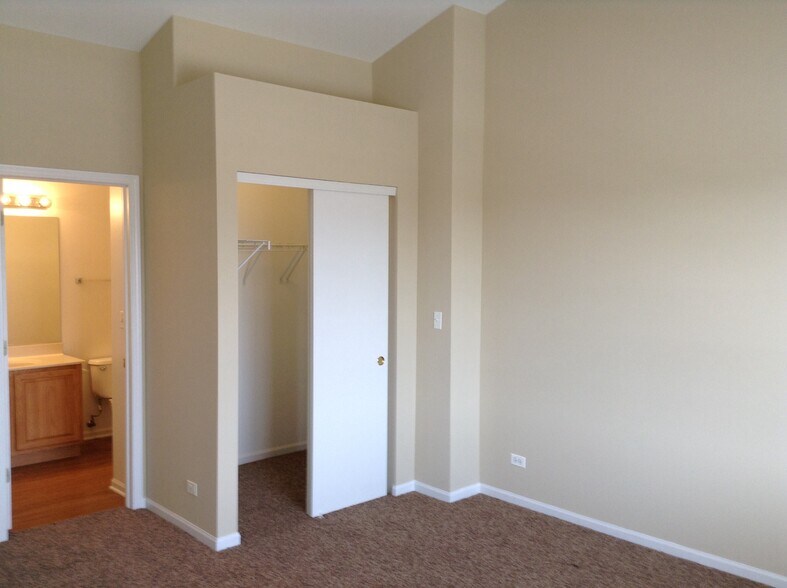 Building Photo - 2285 Daybreak Dr