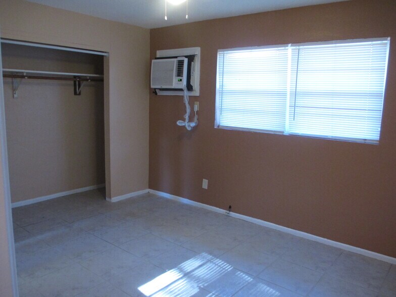 Building Photo - 1717 Dixon Blvd