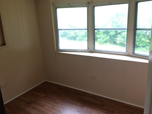 Building Photo - 32 Counterfeit Way