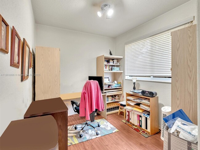 Building Photo - 3844 SW 53rd St