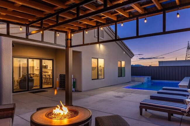 Building Photo - 3611 Breakwater Dr