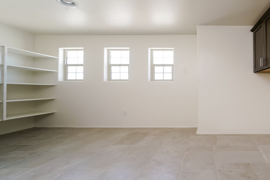Building Photo - 6993 W Inkwood Ln